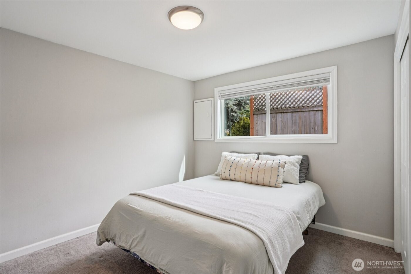 3709 NE 9th Court , Renton, WA 98056