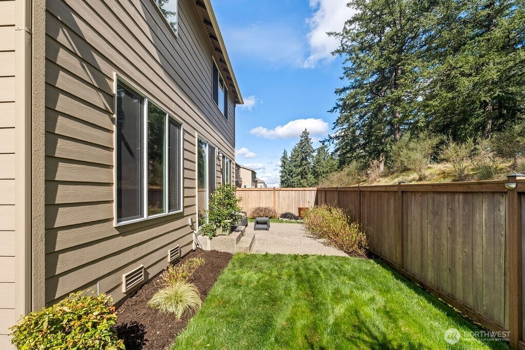 19119 106th Avenue Ct E, Puyallup, WA 98374