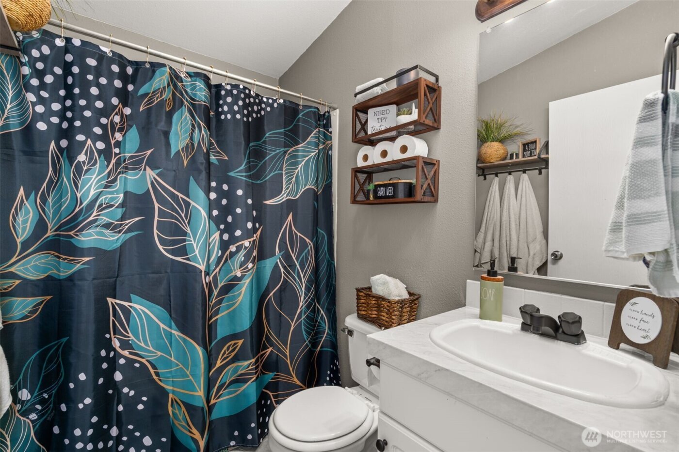 143 Deer Haven Drive , Winlock, WA 98596