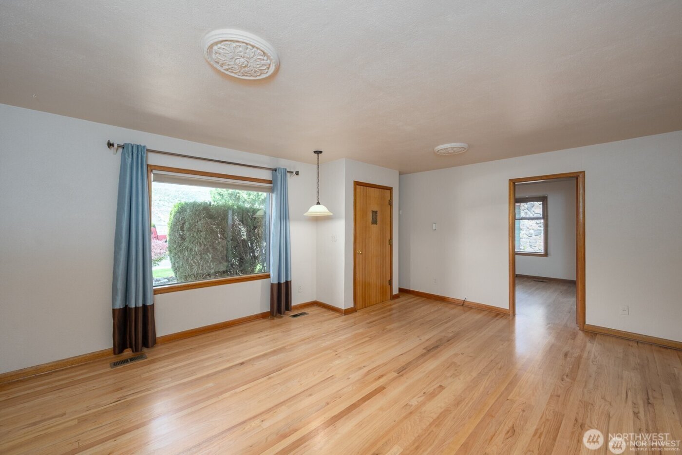 1134 SW C Street , Ephrata, WA 98823