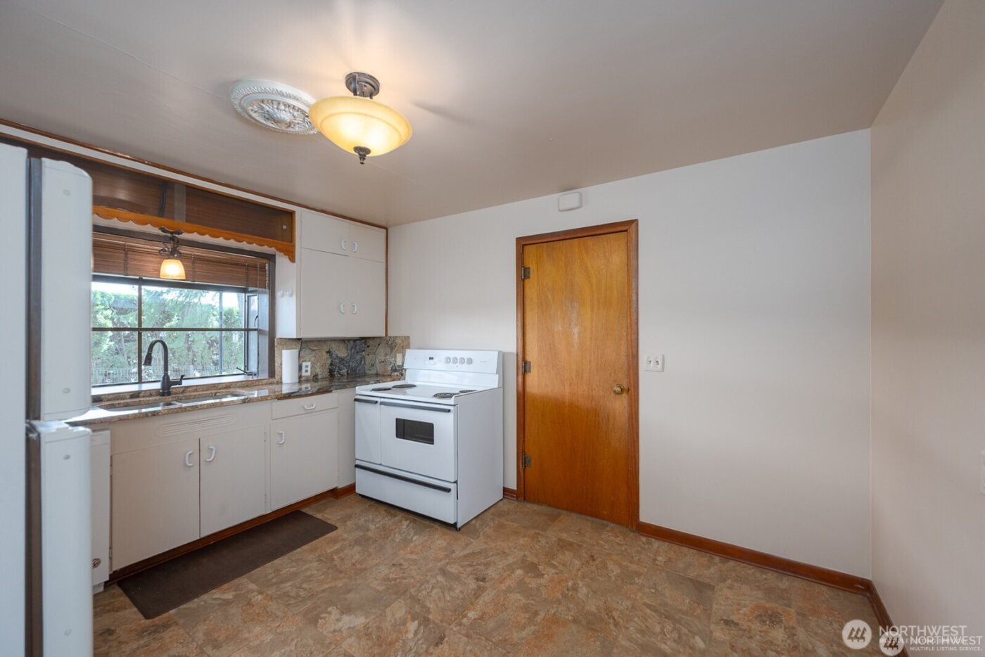 1134 SW C Street , Ephrata, WA 98823