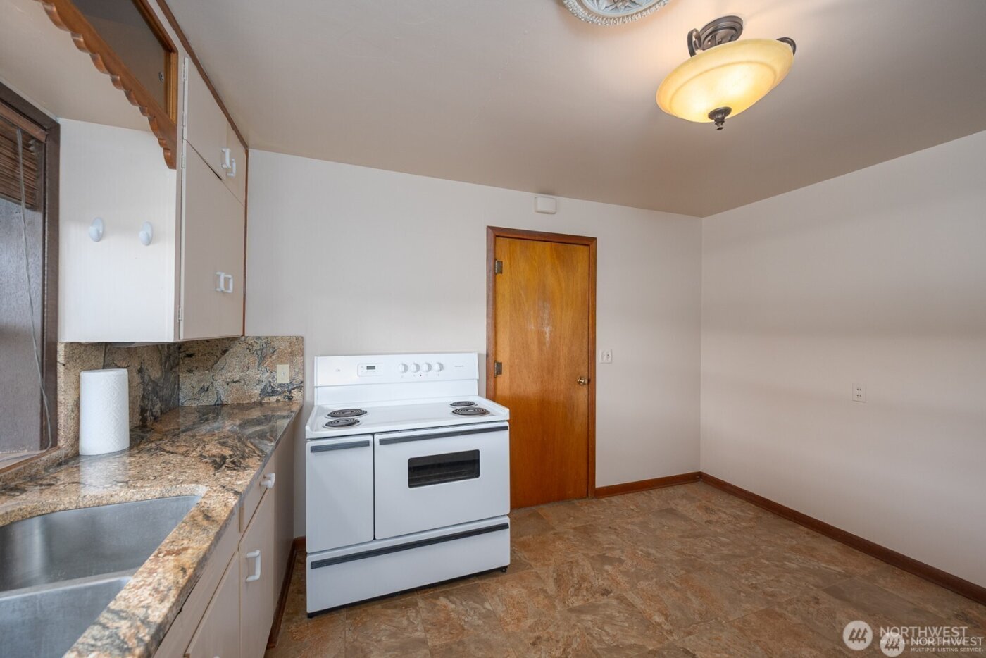 1134 SW C Street , Ephrata, WA 98823