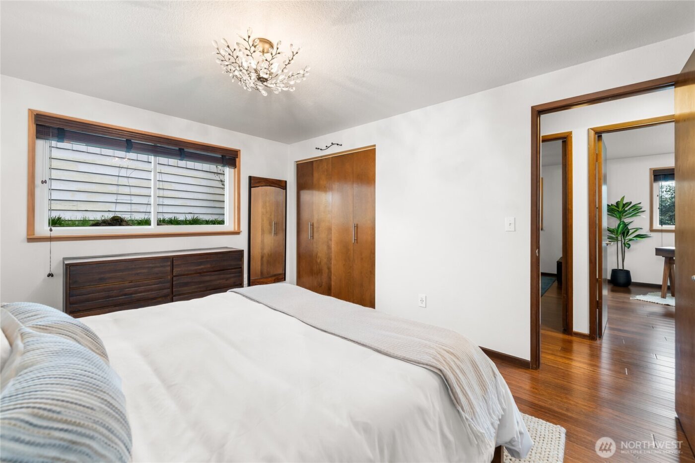 925 Valley Place , Kent, WA 98031