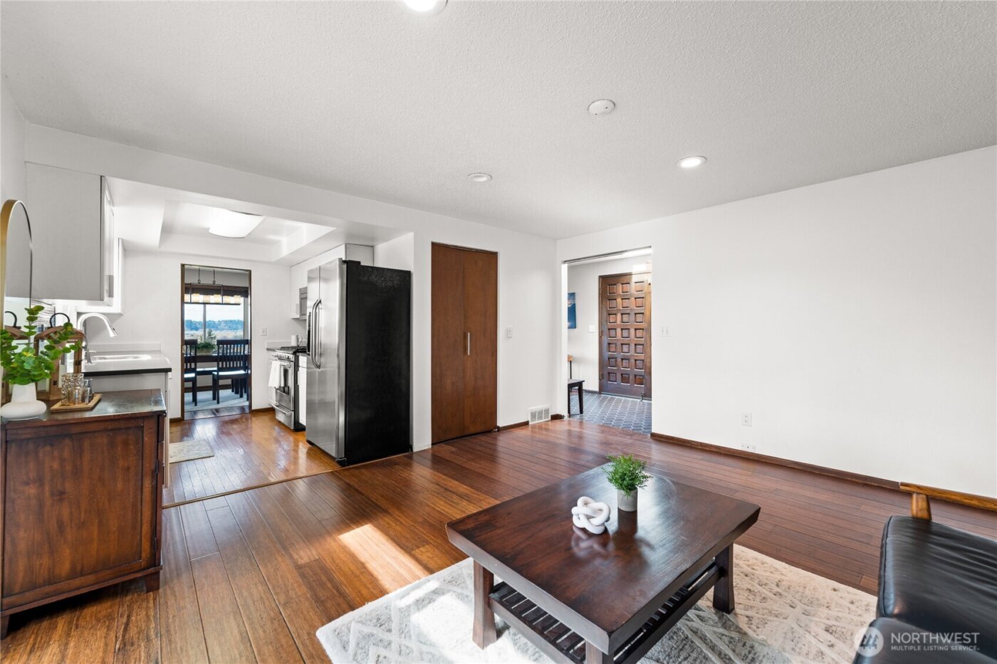 925 Valley Place , Kent, WA 98031