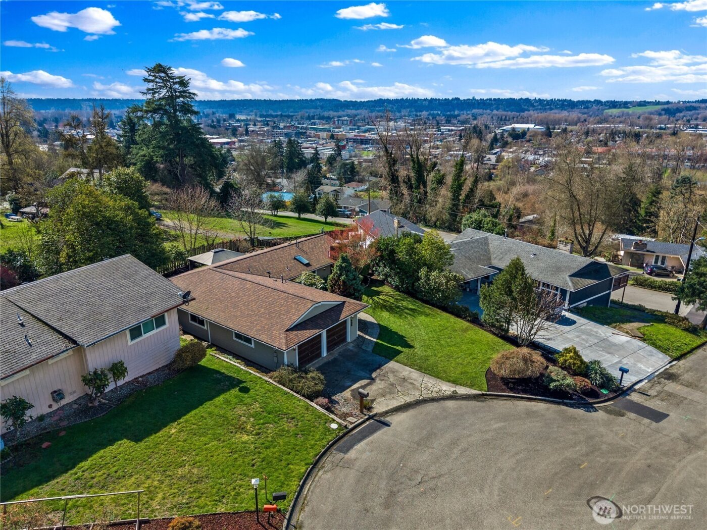 925 Valley Place , Kent, WA 98031