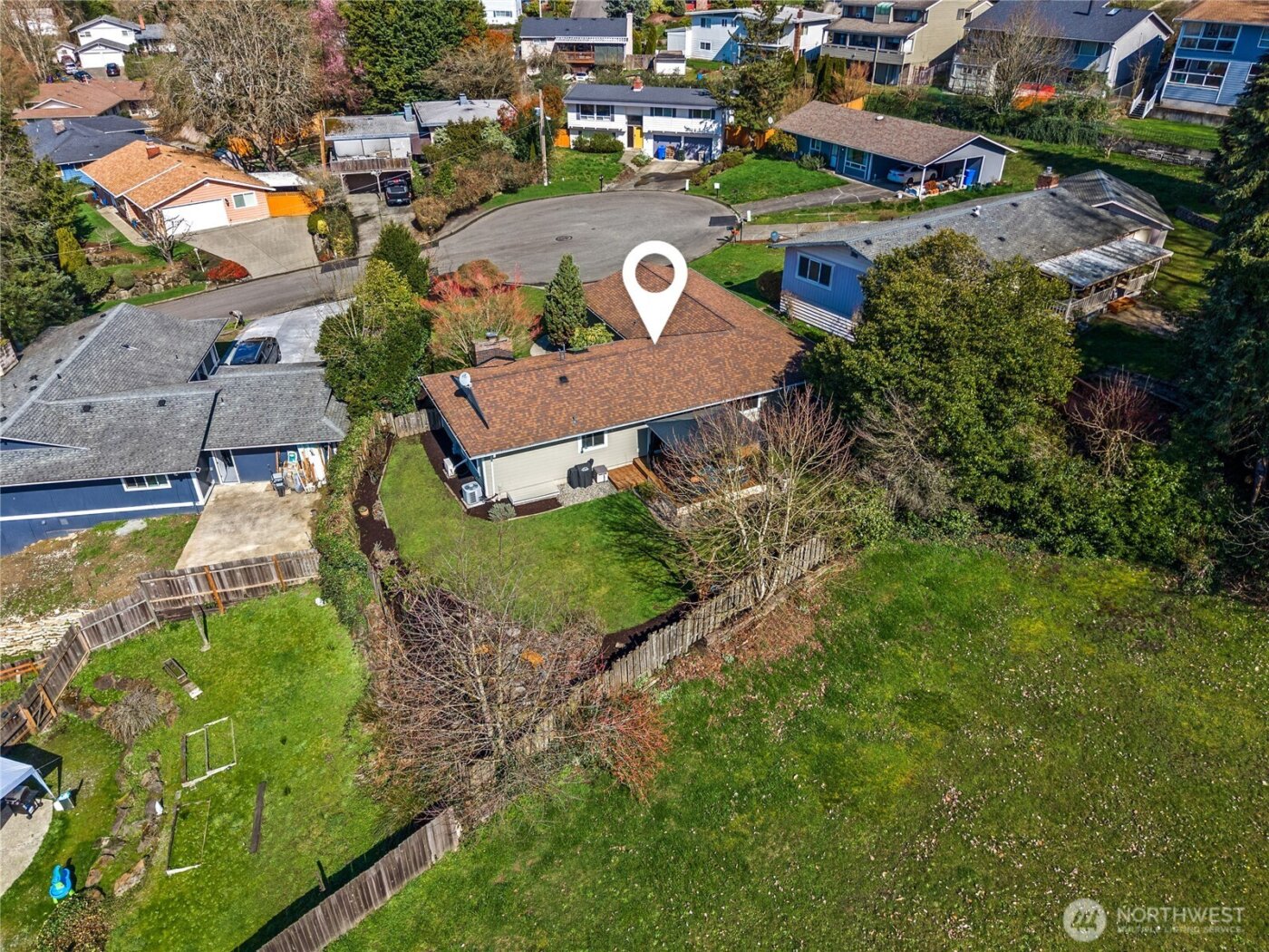925 Valley Place , Kent, WA 98031