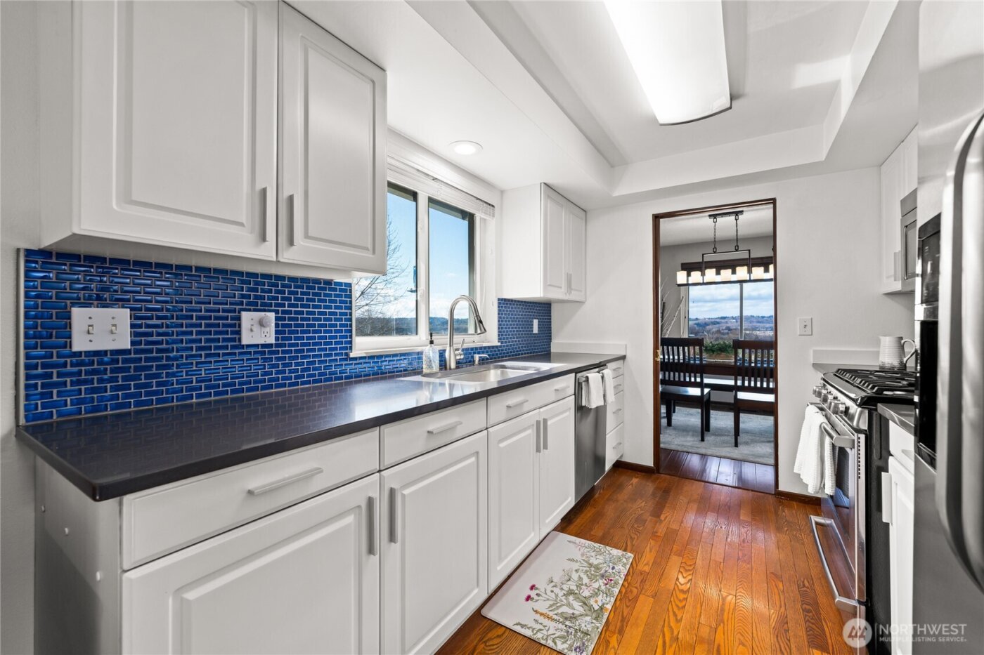 925 Valley Place , Kent, WA 98031