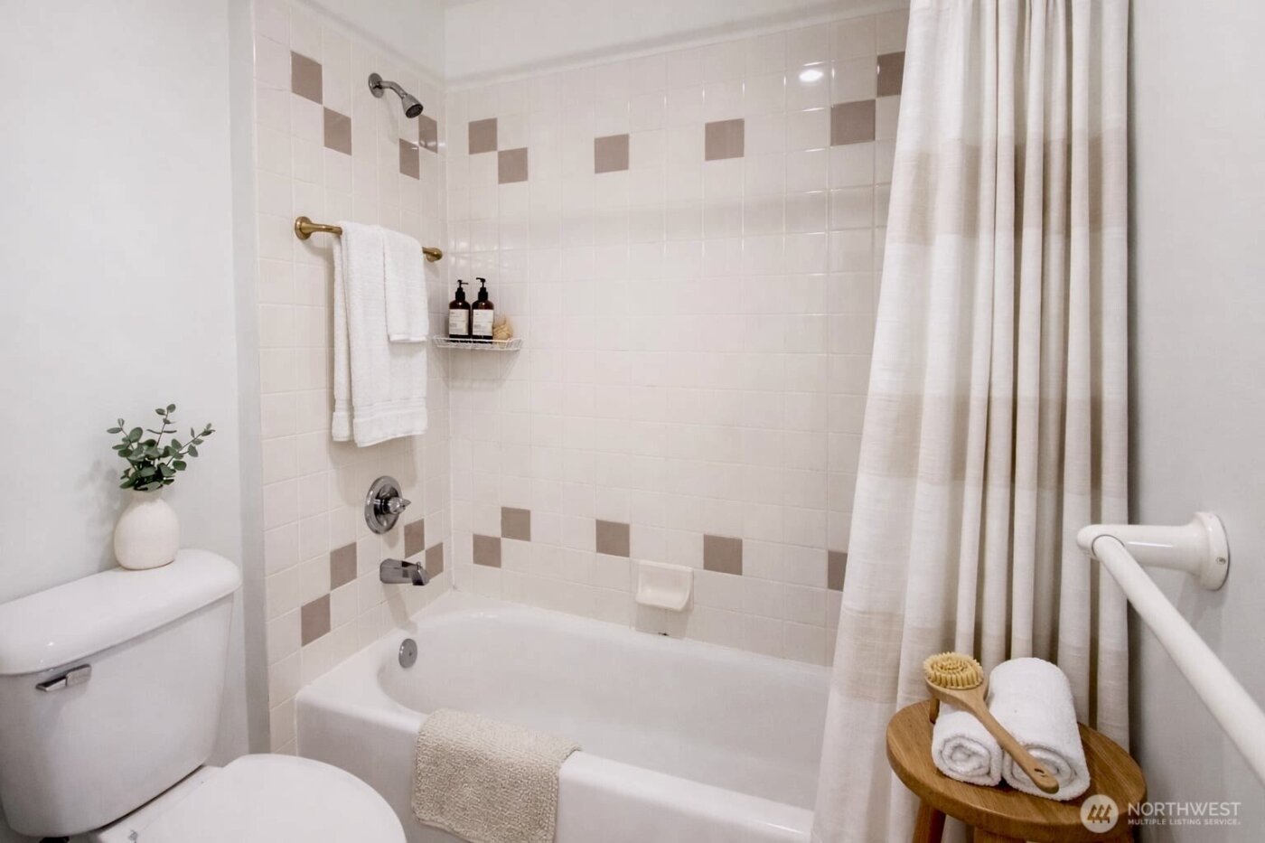 510 6th Avenue S #603, Seattle, WA 98104