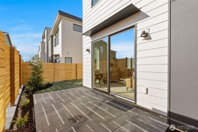 2562 30th Avenue W, Seattle, WA 98199 - Photo 13