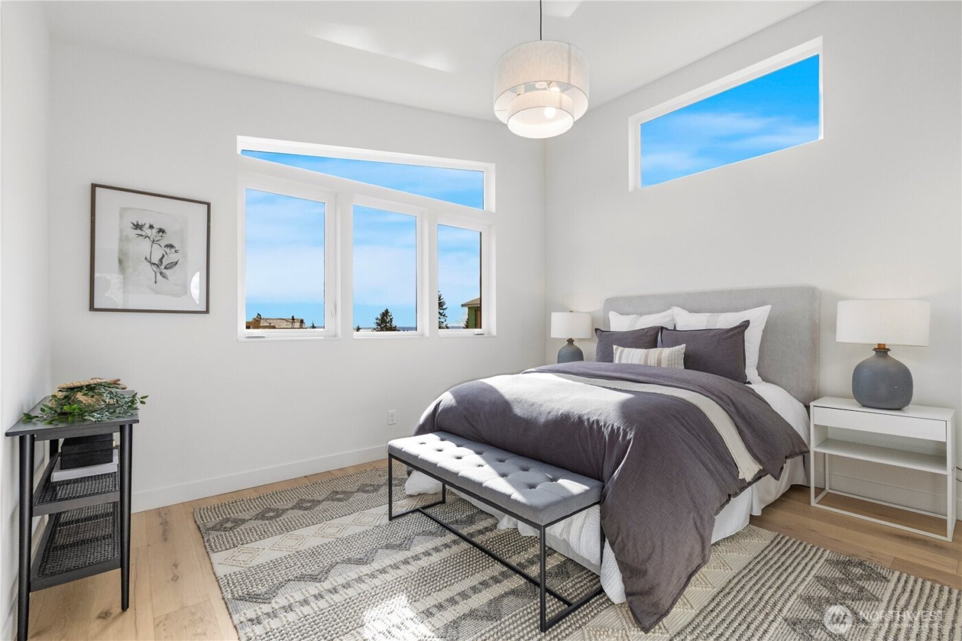 2562 30th Avenue W, Seattle, WA 98199