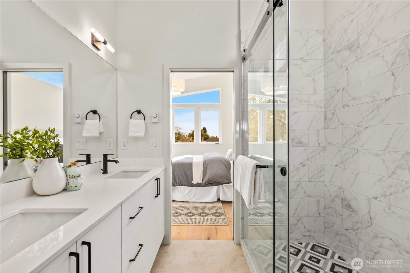 2562 30th Avenue W, Seattle, WA 98199