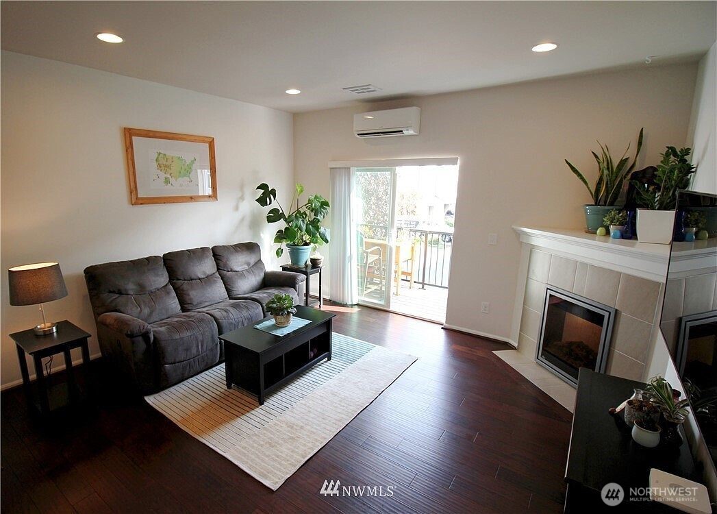 3310 31st Drive , Everett, WA 98201