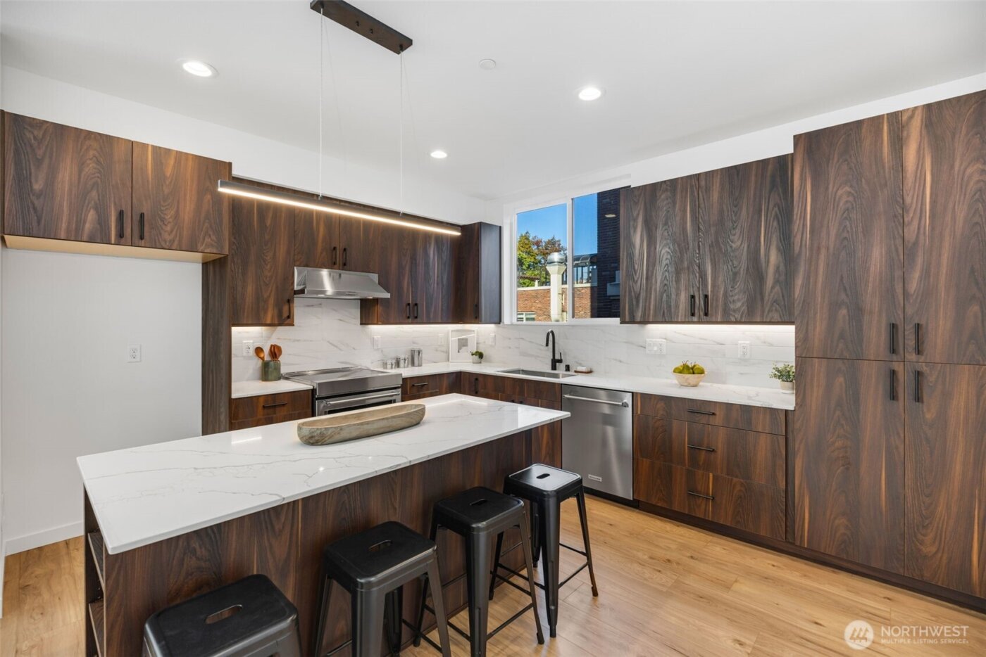 2112 1st Avenue N, Seattle, WA 98109