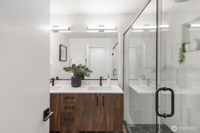 2112 1st Avenue N, Seattle, WA 98109 - Photo 24