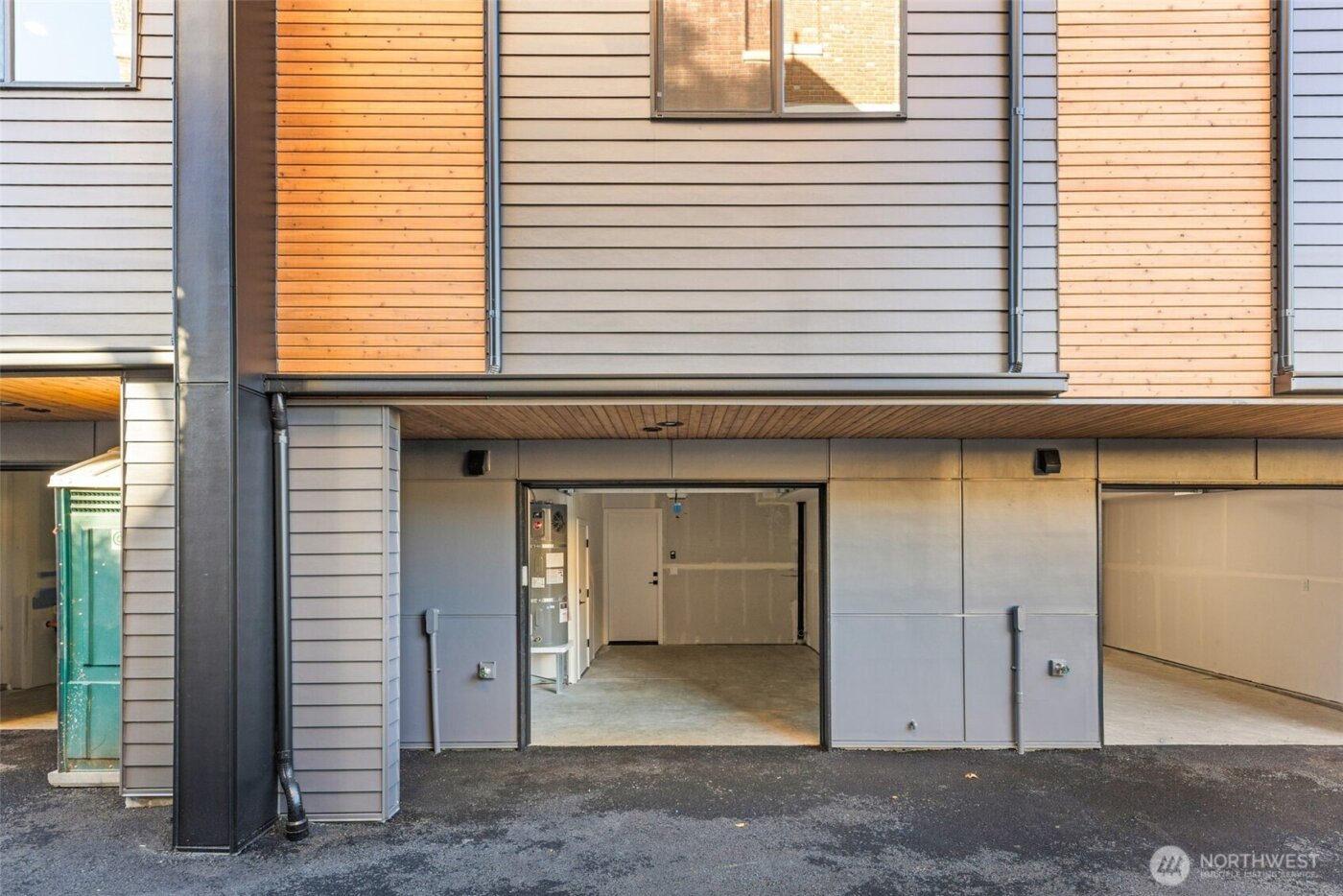 2112 1st Avenue N, Seattle, WA 98109