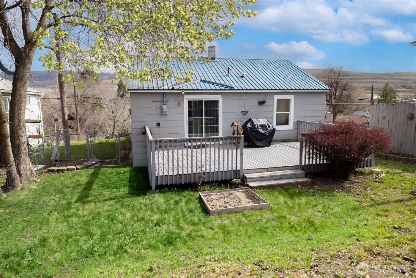 647 3rd Avenue , Okanogan, WA 98840