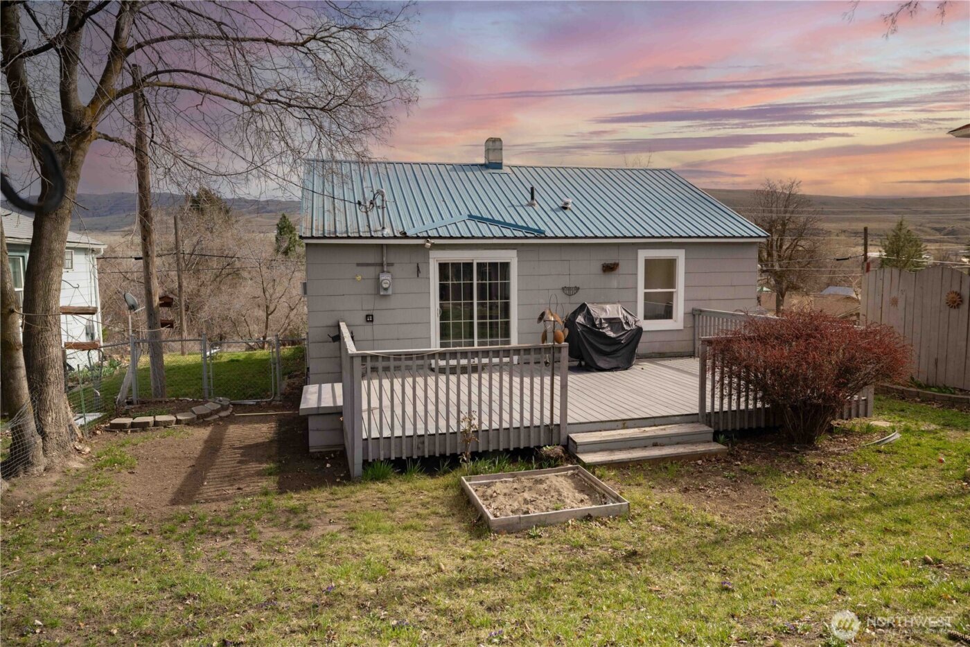 647 3rd Avenue , Okanogan, WA 98840
