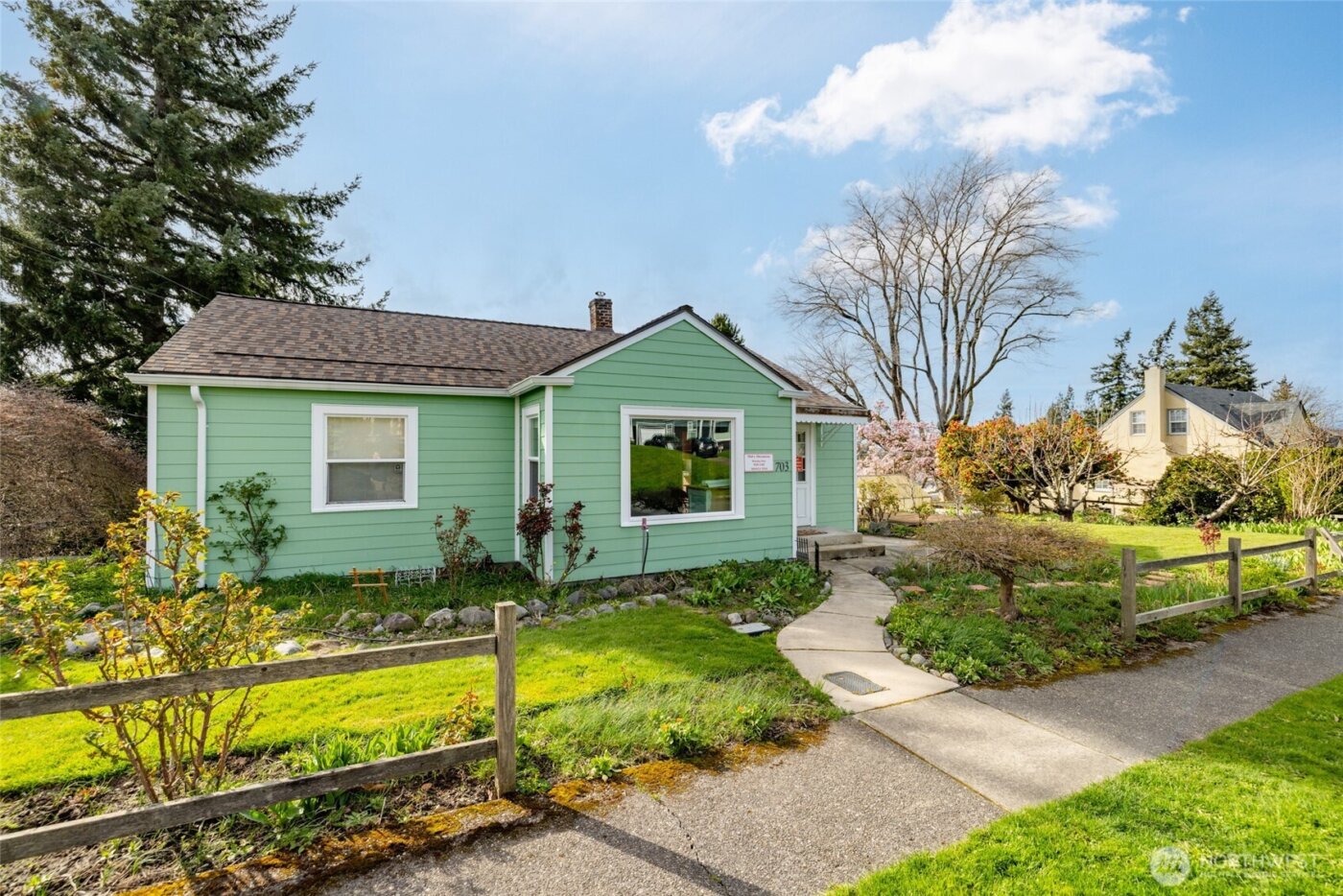 703 N 8th Street , Mount Vernon, WA 98273