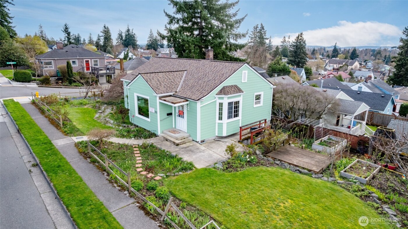 703 N 8th Street , Mount Vernon, WA 98273