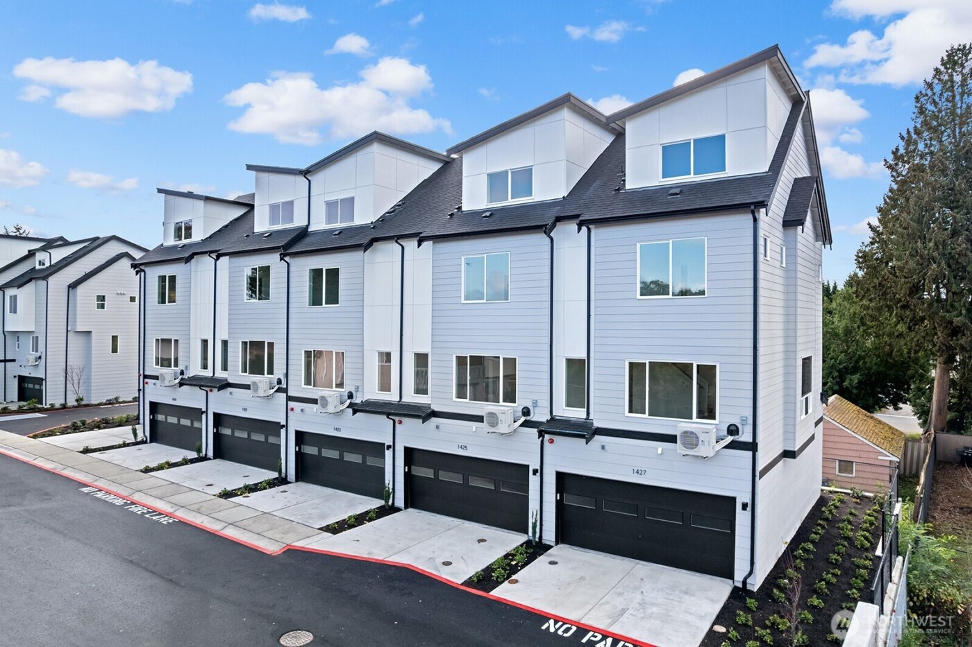 1425 SW 111th Lane , Seattle, WA 98164