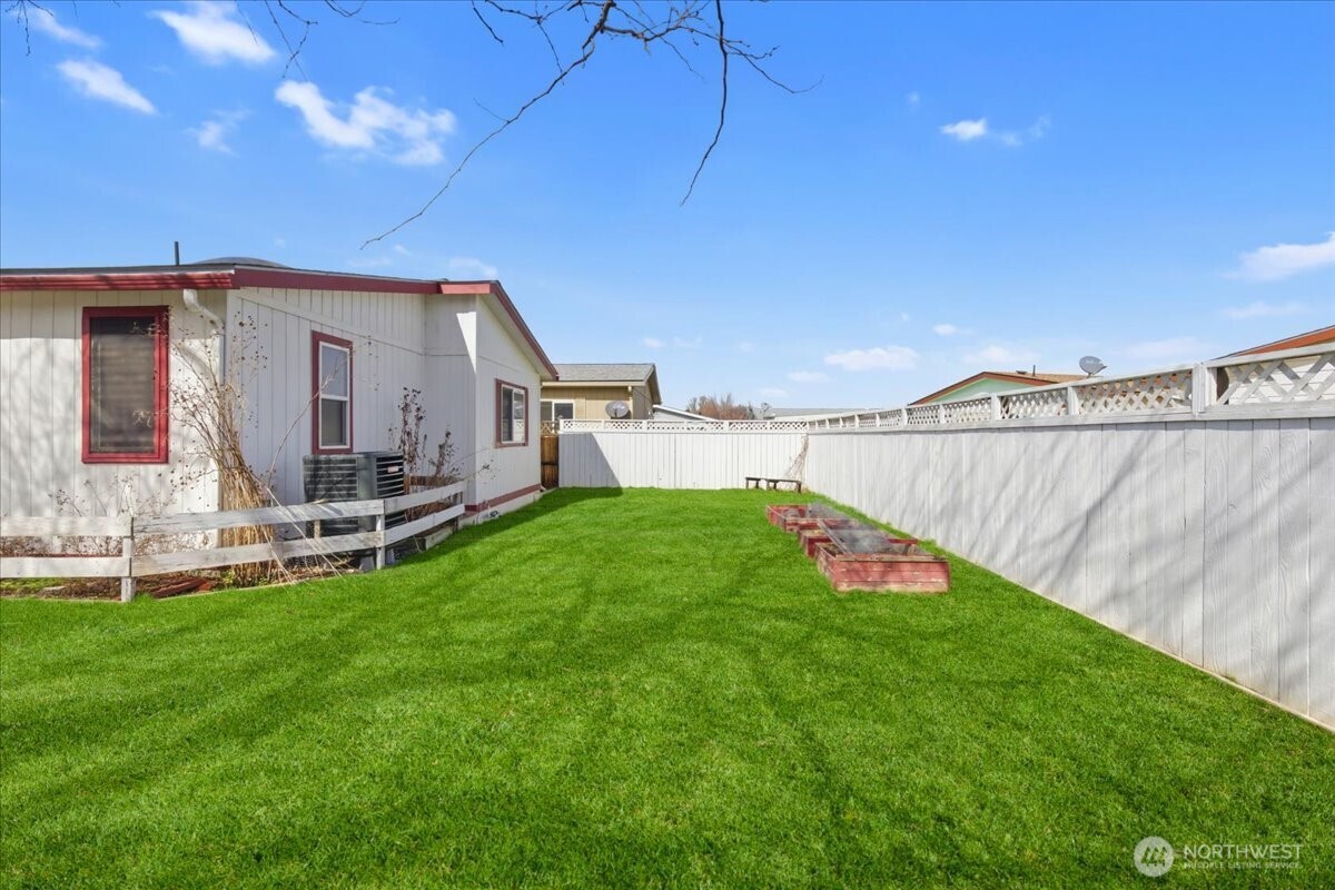 1713 S 69th Avenue , Yakima, WA 98908