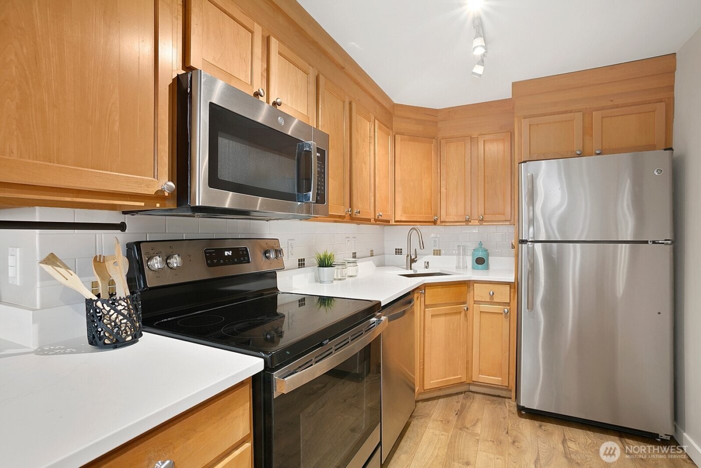 1601 Taylor Avenue N #405, Seattle, WA 98109