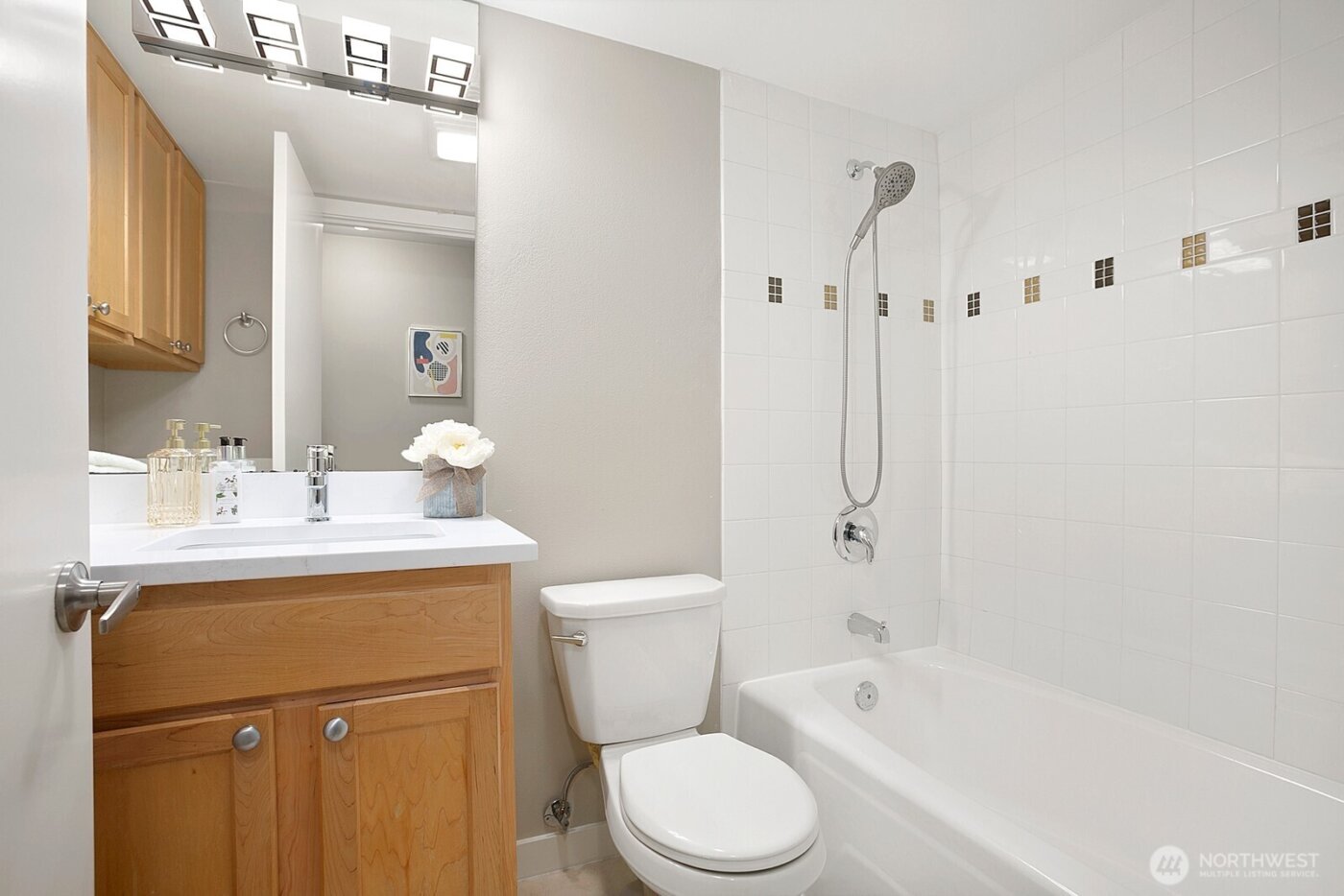 1601 Taylor Avenue N #405, Seattle, WA 98109