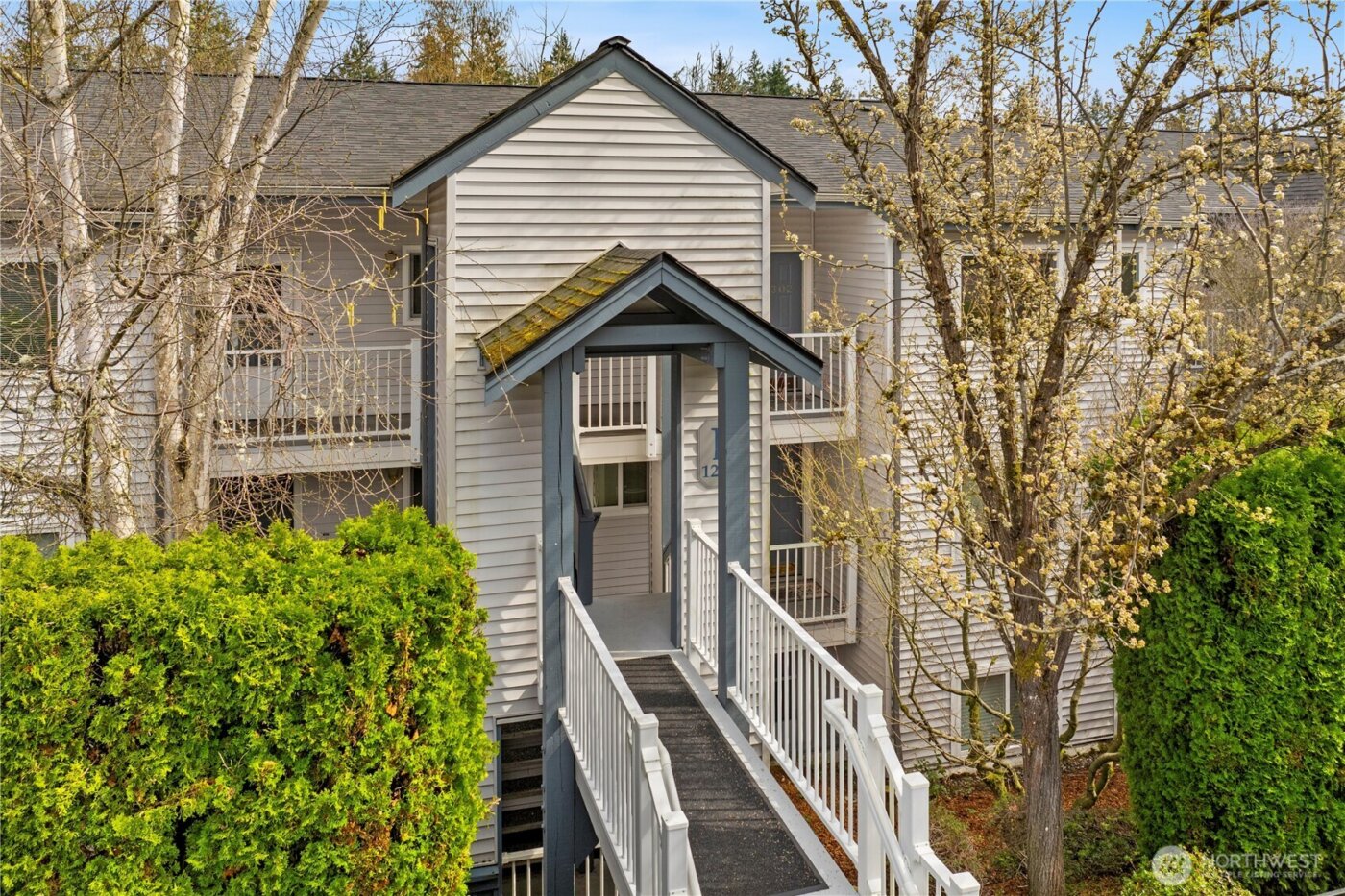 12740 NE 10th Place #E302, Bellevue, WA 98005