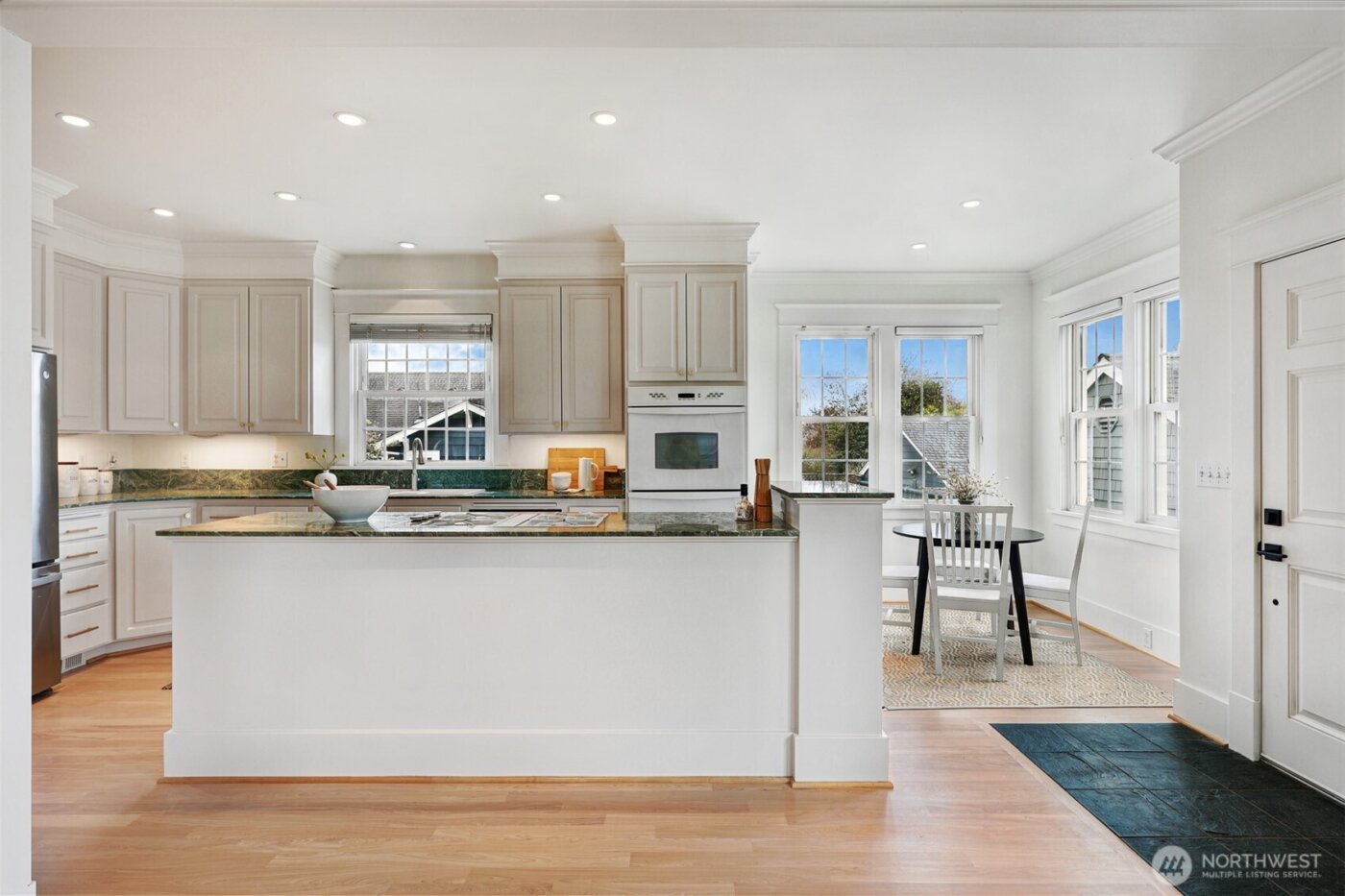 5625 7th Avenue NW, Seattle, WA 98107