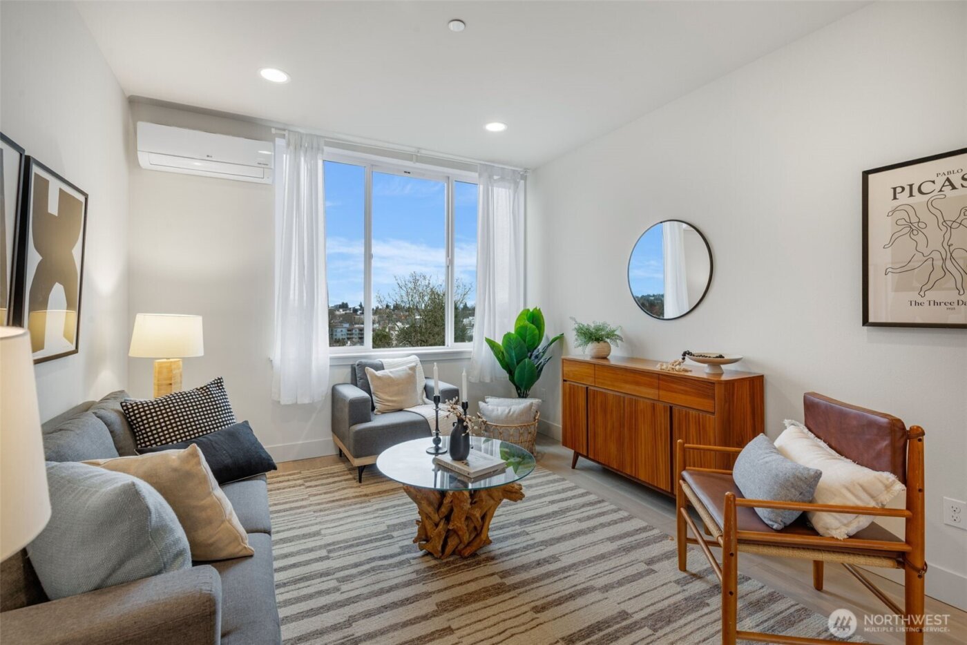 908 N 46th Street #F, Seattle, WA 98103