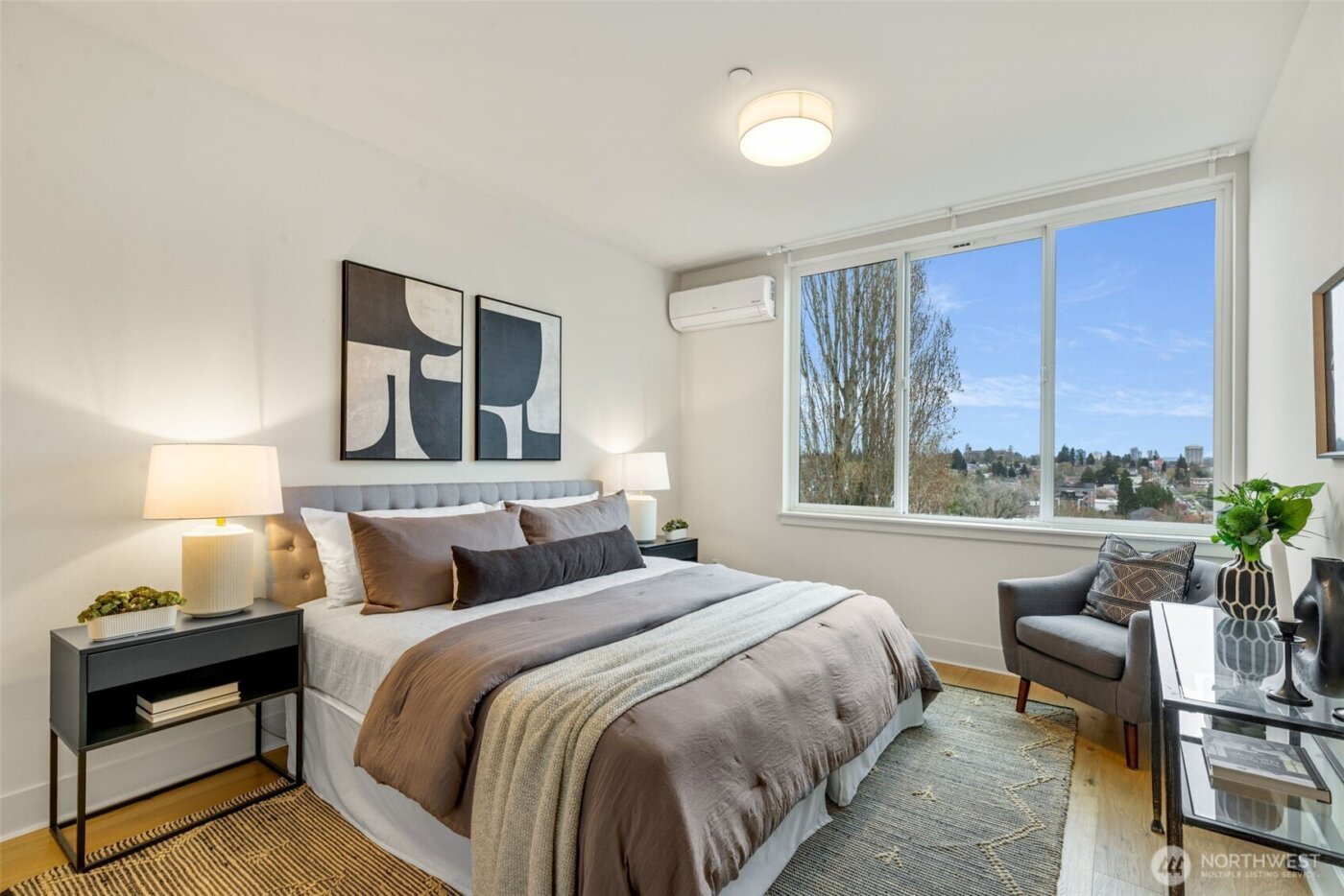 908 N 46th Street #F, Seattle, WA 98103