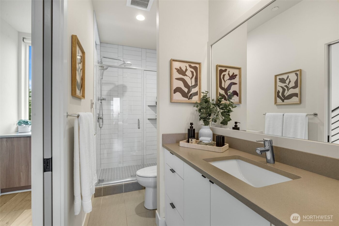 908 N 46th Street #F, Seattle, WA 98103