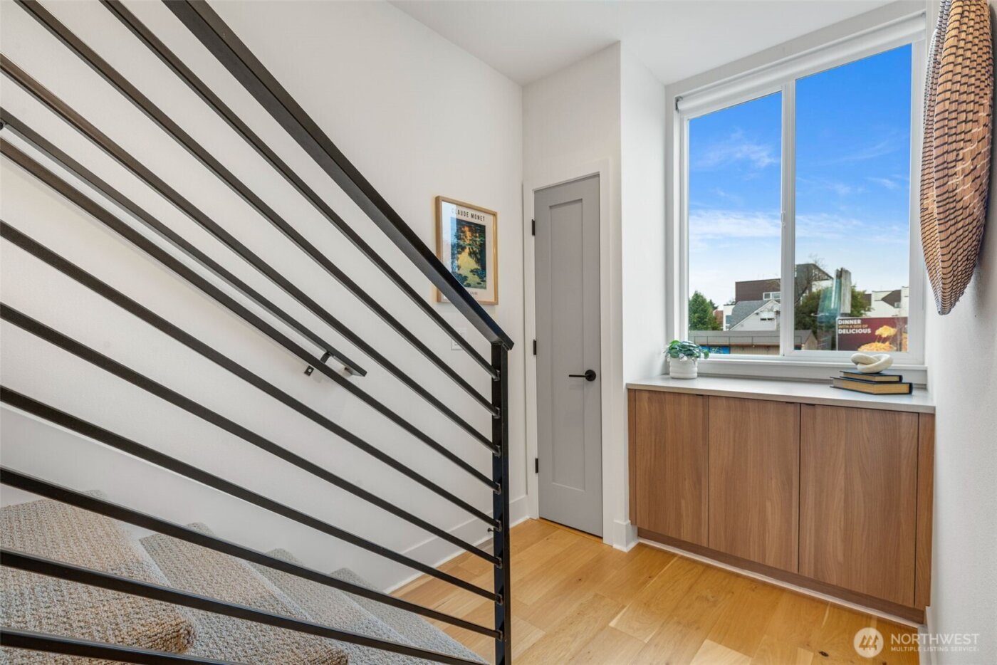 908 N 46th Street #F, Seattle, WA 98103