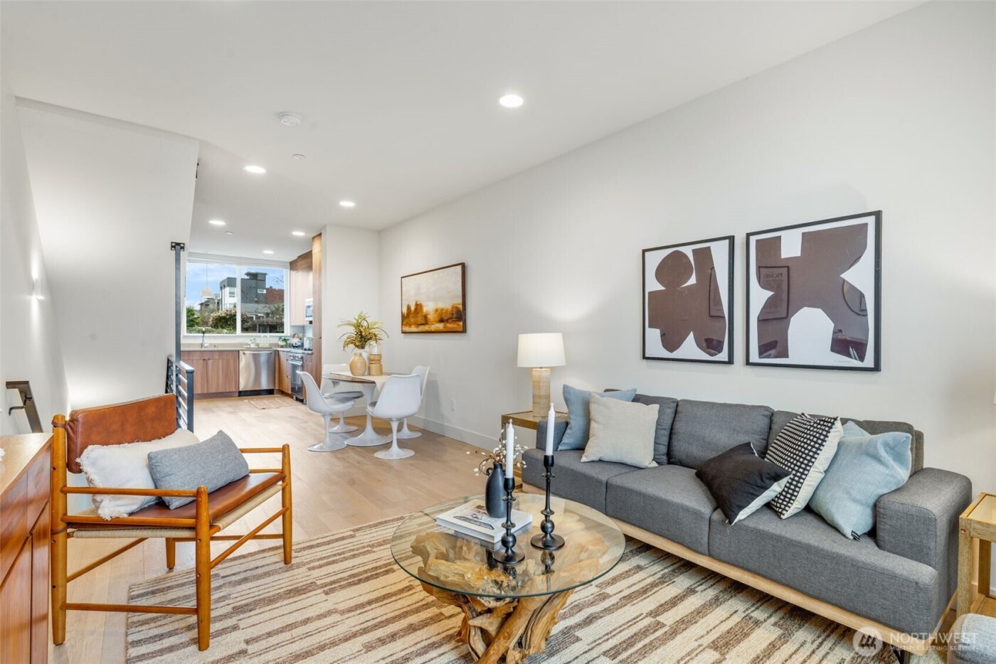 908 N 46th Street #F, Seattle, WA 98103