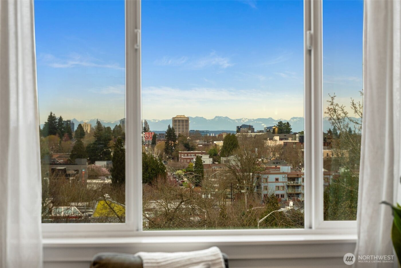 908 N 46th Street #F, Seattle, WA 98103