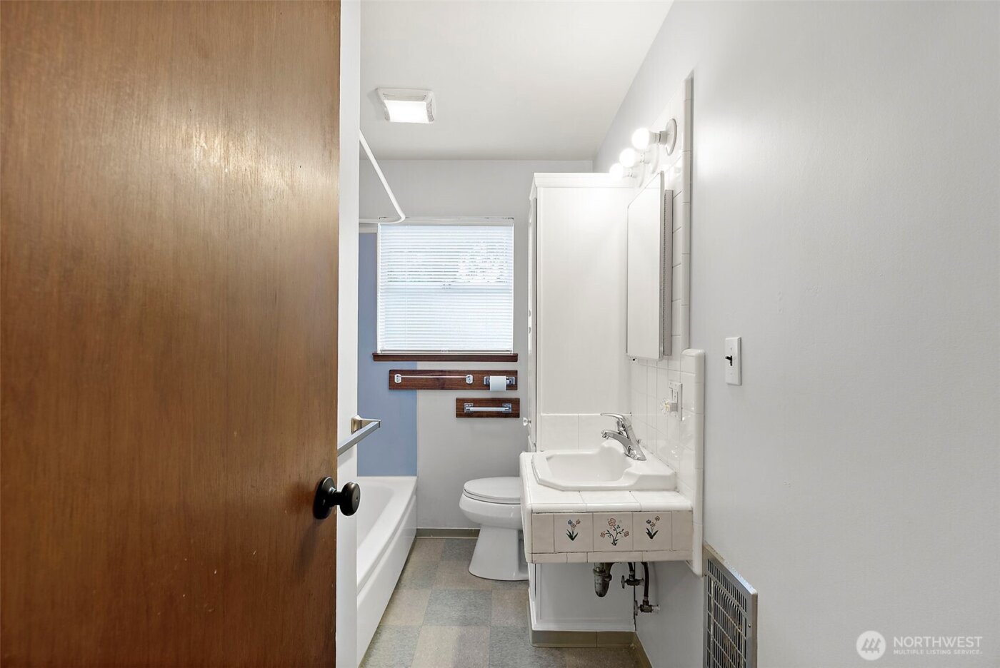 1105 21st Street SW, Puyallup, WA 98371-6635