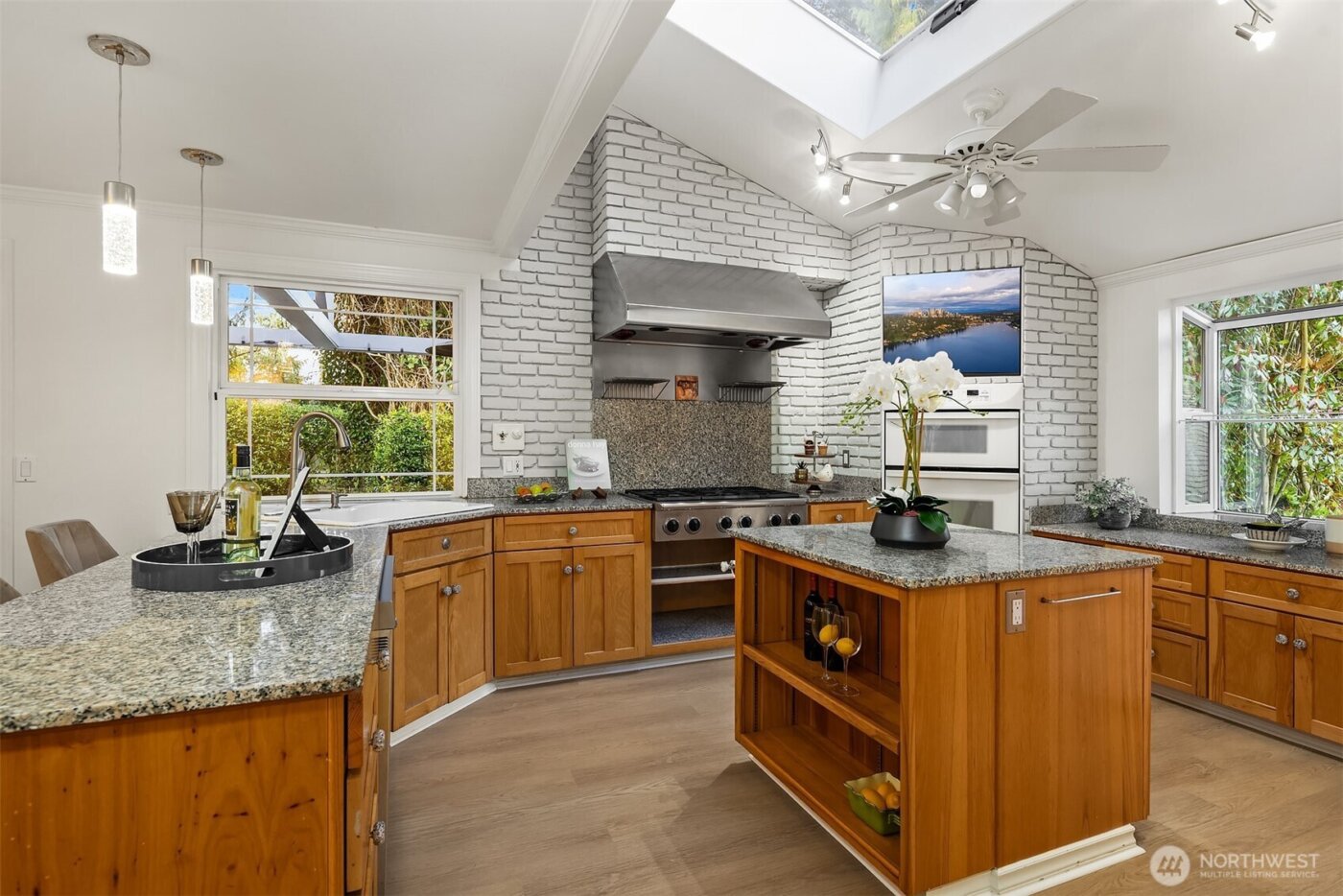 17226 SE 40th Place , Bellevue, WA 98008