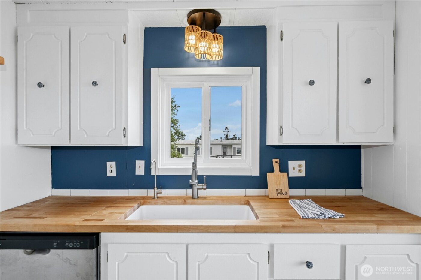 760 El Toro Street , Coupeville, WA 98239