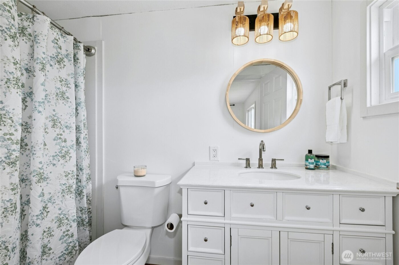 760 El Toro Street , Coupeville, WA 98239