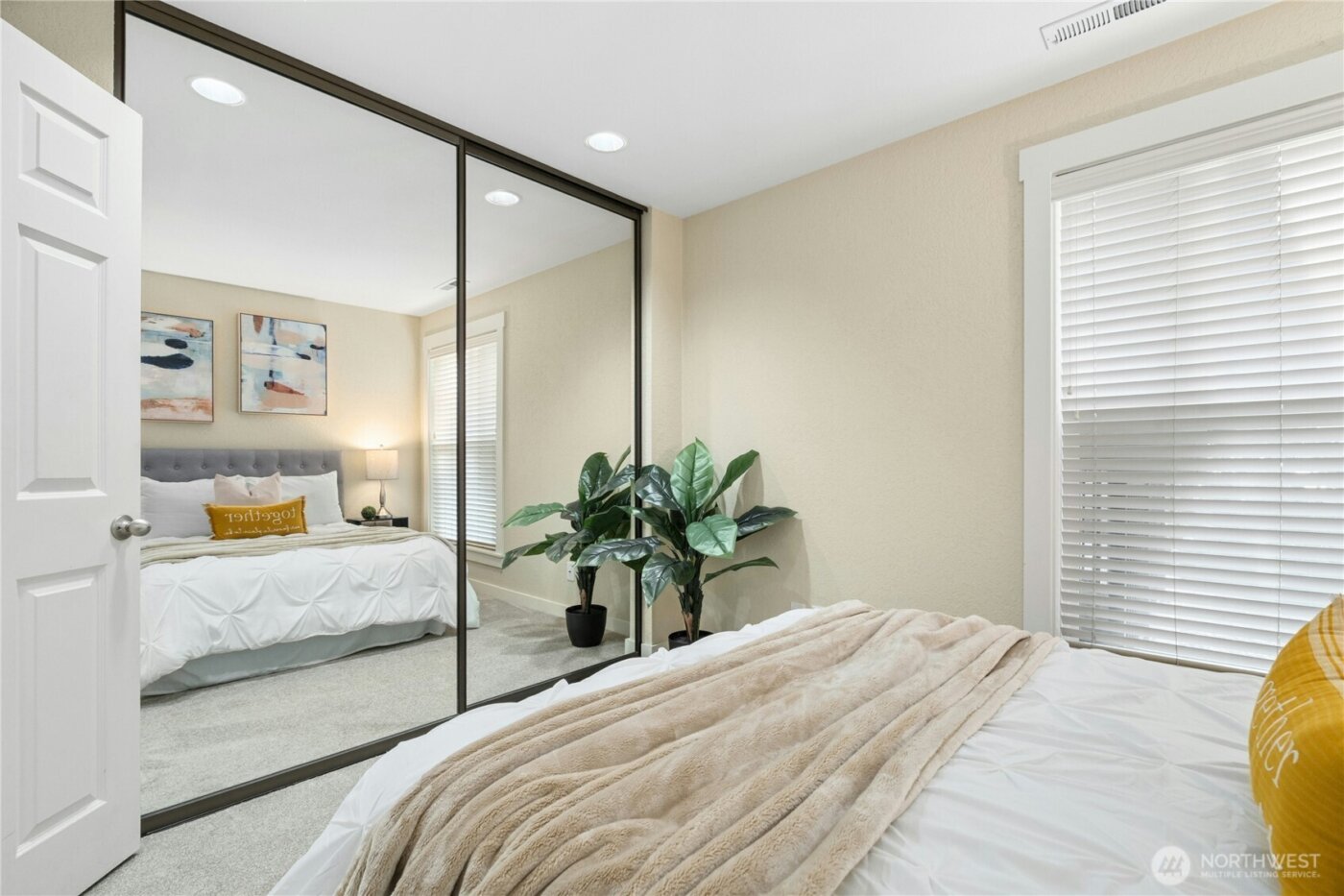 9515 NE 180th Street #C101, Bothell, WA 98011-7906