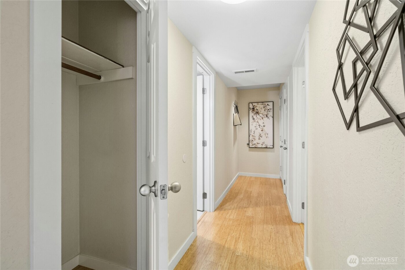 9515 NE 180th Street #C101, Bothell, WA 98011-7906