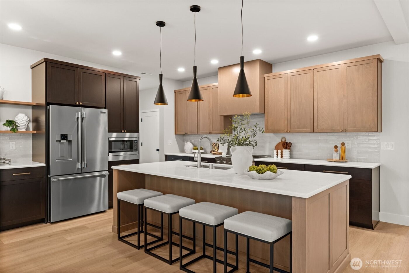 630 8th Avenue , Fox Island, WA 98333-9737