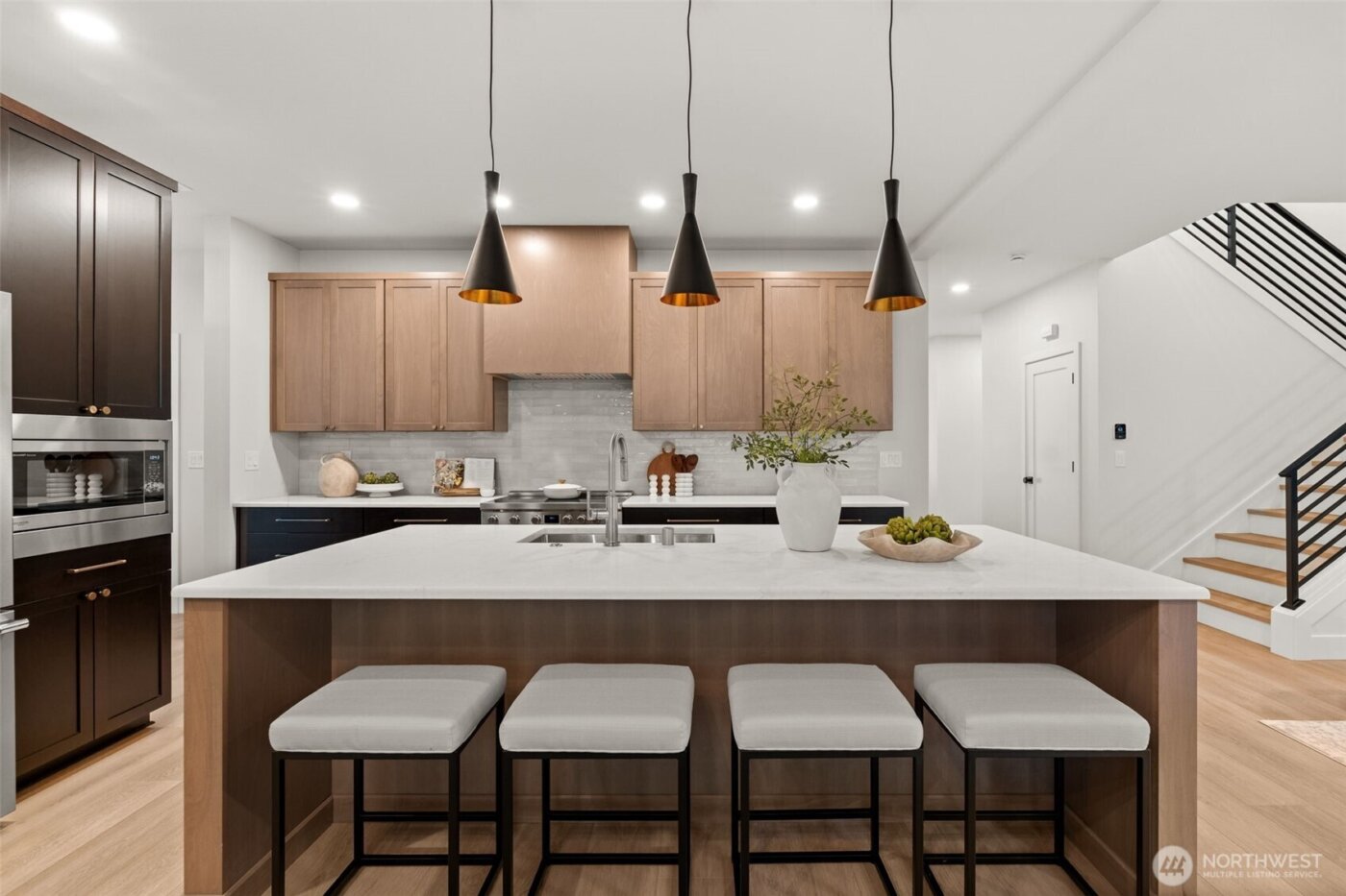 630 8th Avenue , Fox Island, WA 98333-9737