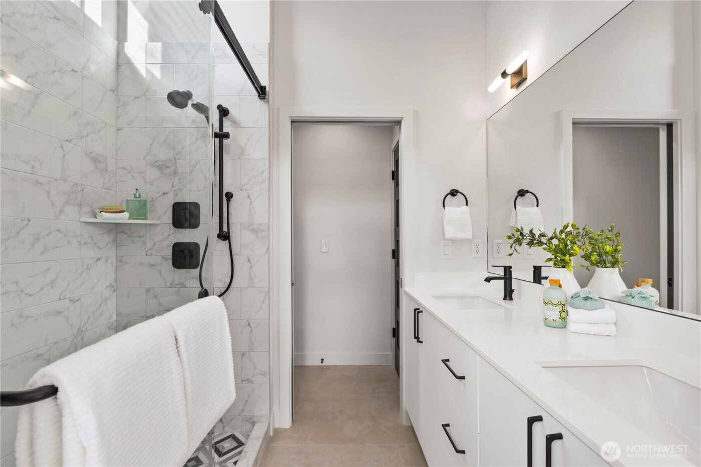 2562 30th Avenue W, Seattle, WA 98199