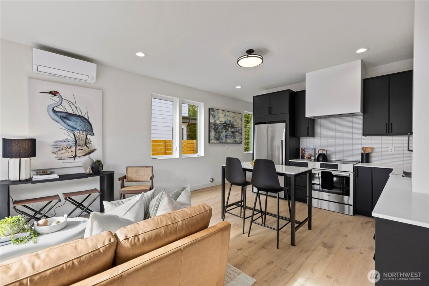 2562 30th Avenue W, Seattle, WA 98199