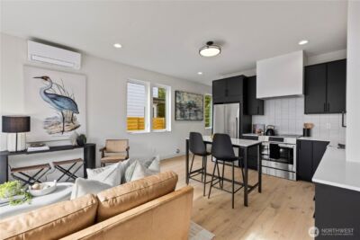 2562 30th Avenue W, Seattle, WA 98199 - Photo 6