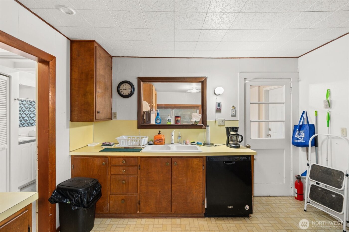 728 Dakota Street , Raymond, WA 98577