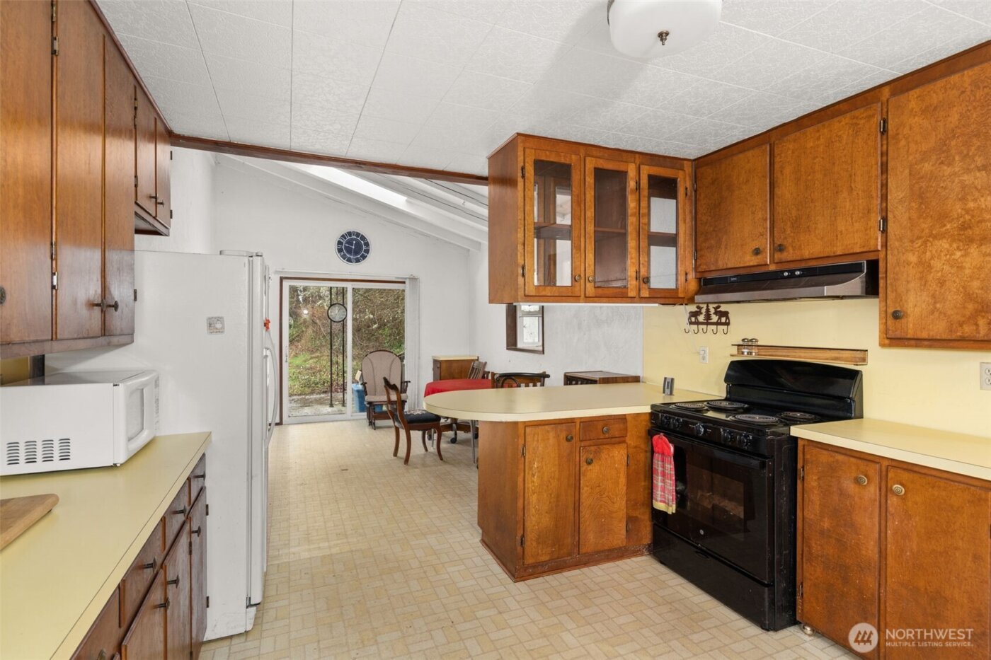 728 Dakota Street , Raymond, WA 98577