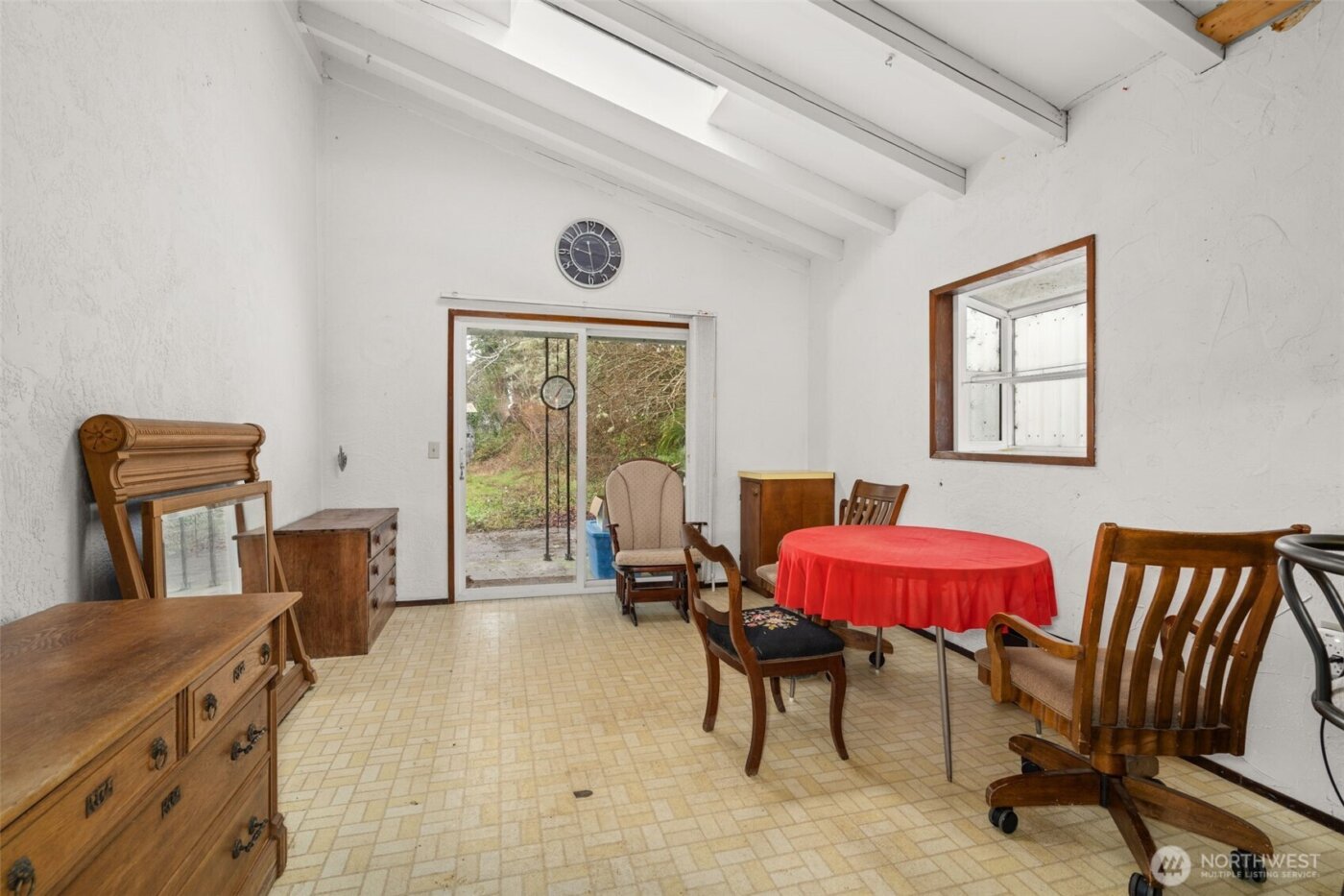 728 Dakota Street , Raymond, WA 98577