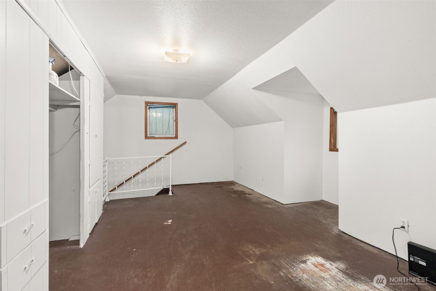 728 Dakota Street , Raymond, WA 98577